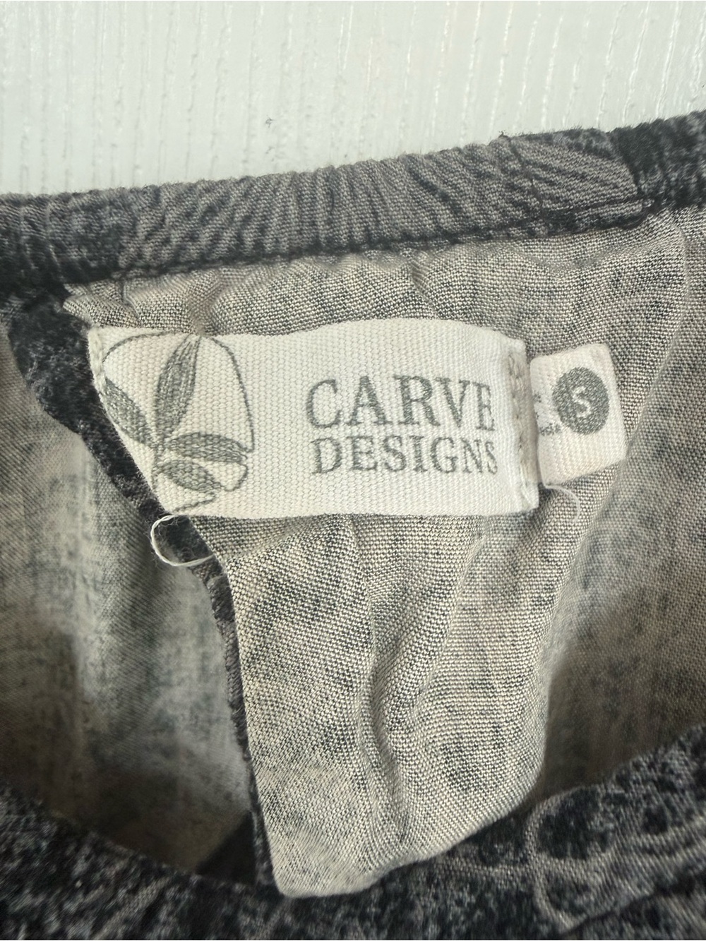 Carve Designs Gray Tropical-Print Midi Dress - Picture 6 of 8